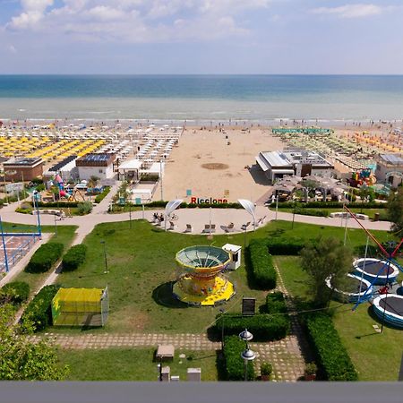 Residence Flow-R Riccione Bagian luar foto