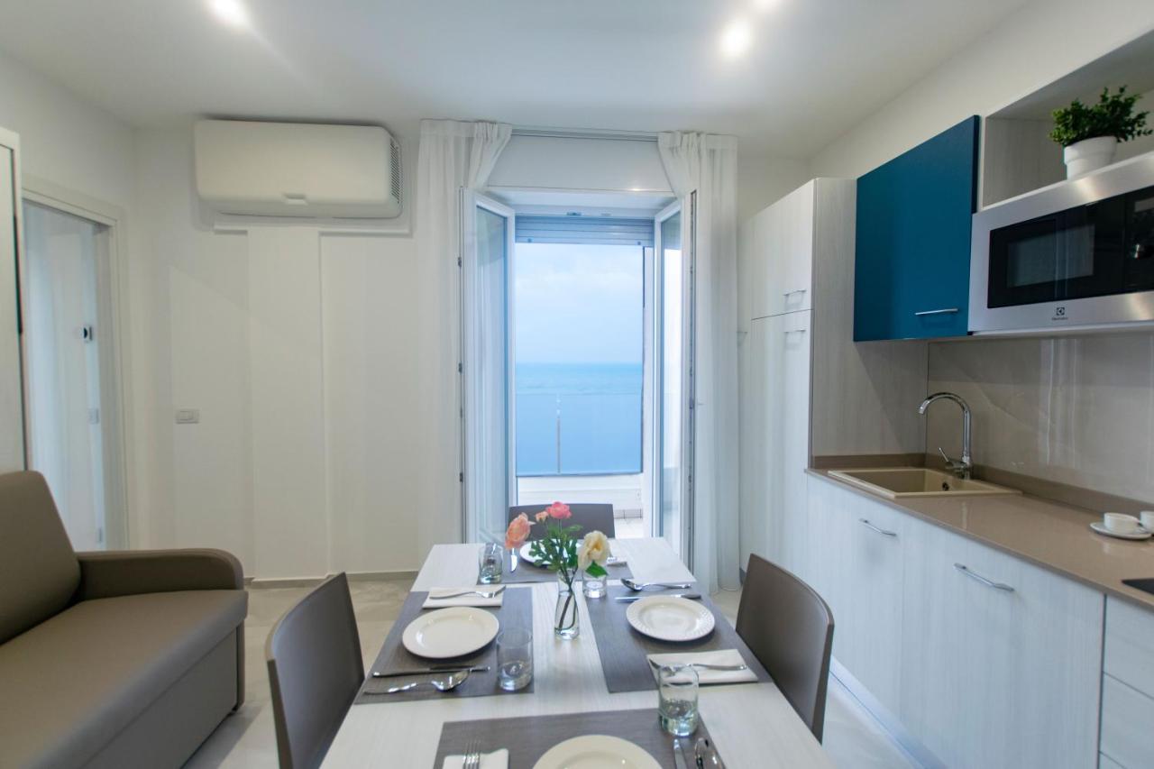 Residence Flow-R Riccione Bagian luar foto