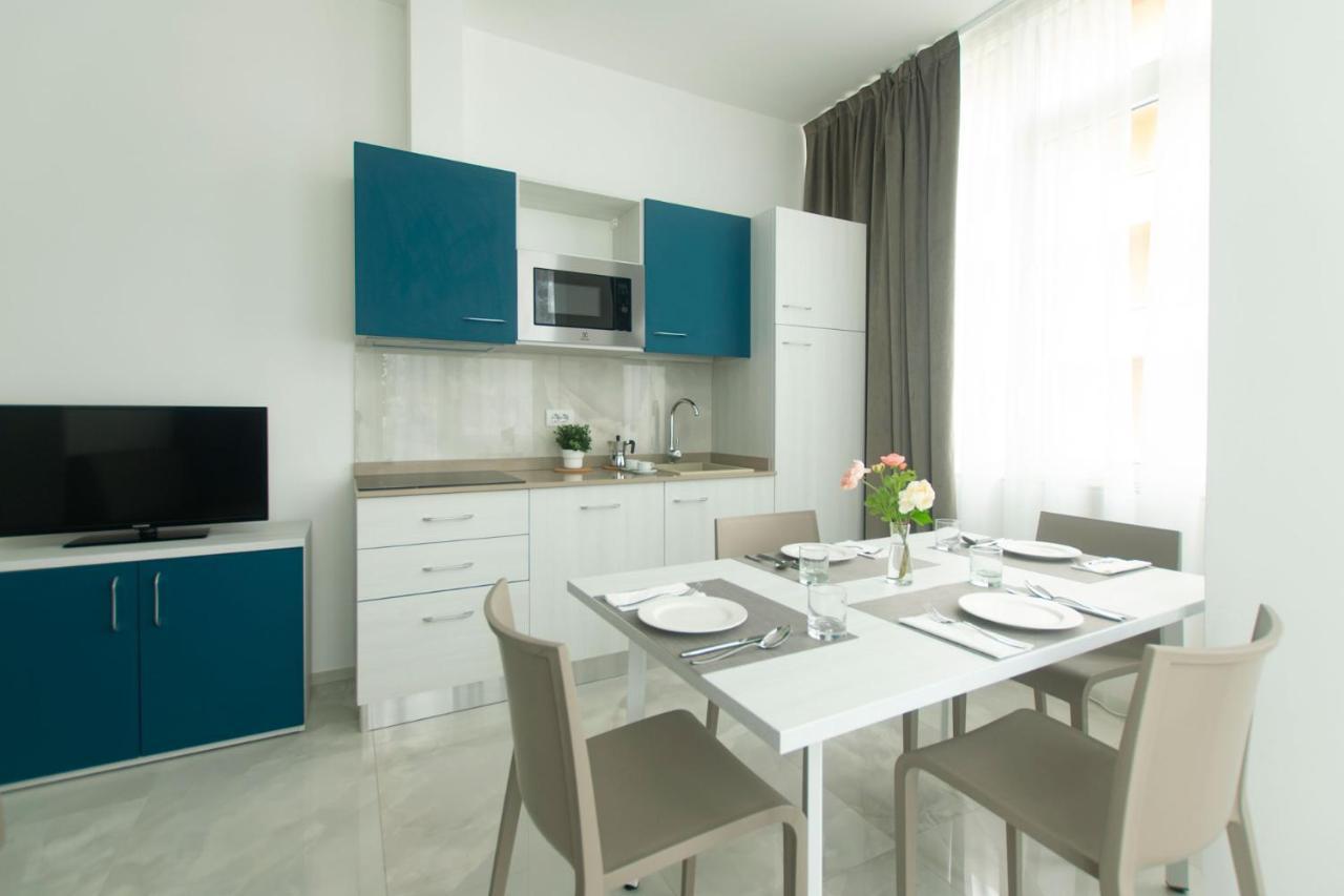 Residence Flow-R Riccione Bagian luar foto
