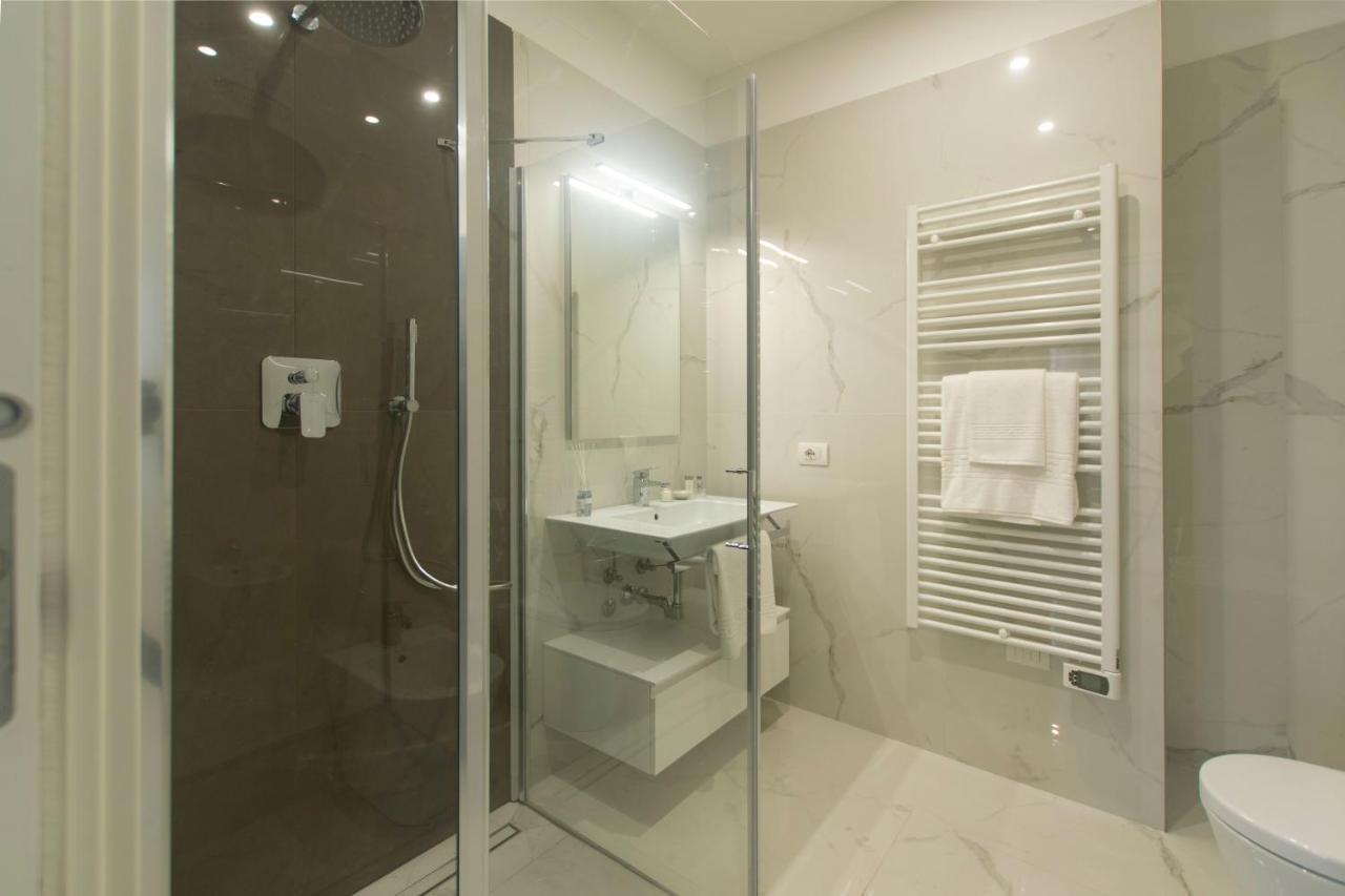 Residence Flow-R Riccione Bagian luar foto