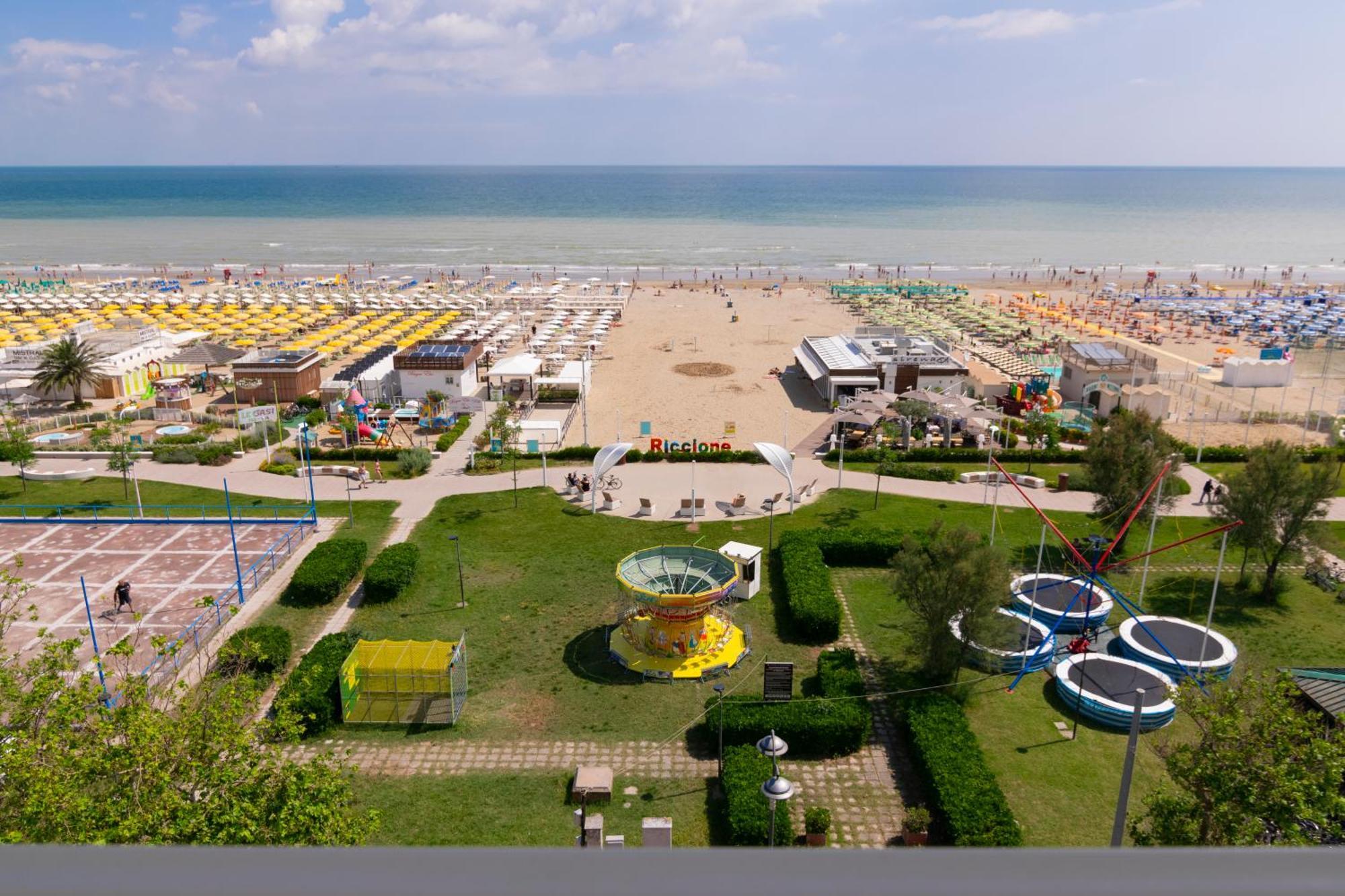 Residence Flow-R Riccione Bagian luar foto