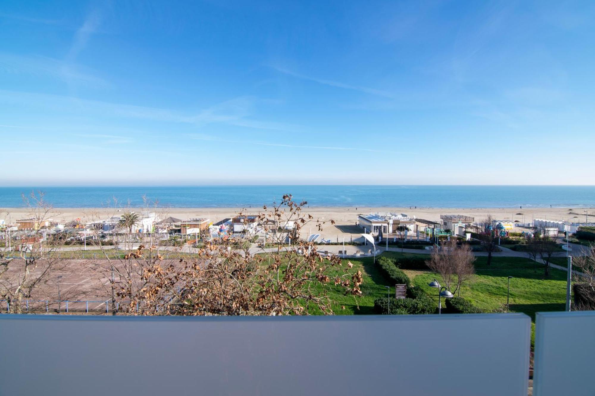 Residence Flow-R Riccione Bagian luar foto